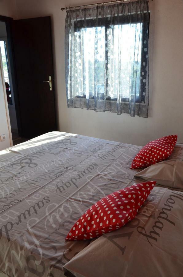 Luana Apartment Милна Экстерьер фото