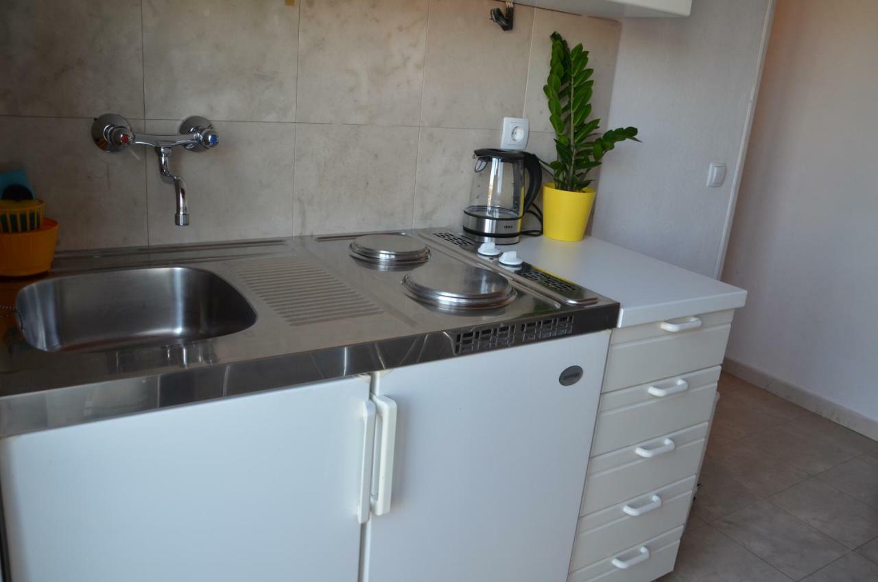 Luana Apartment Милна Экстерьер фото